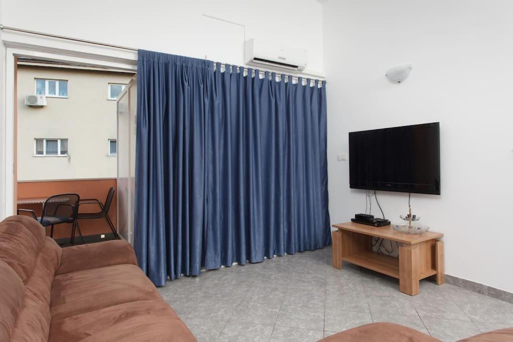 Apartments Mani Trogir Exterior photo
